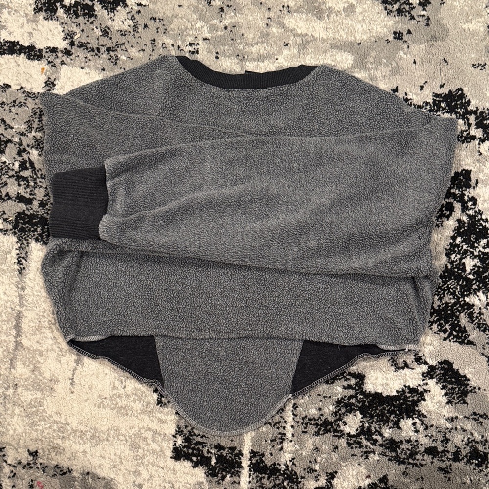 Black and Gray Yosemite Crop Top - Picture 4 of 7